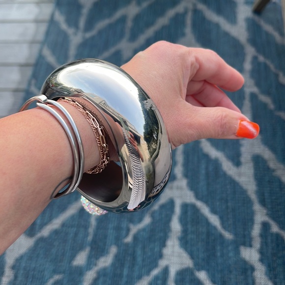 Flask Bangle Bracelet with a little bling ! - Picture 2 of 3